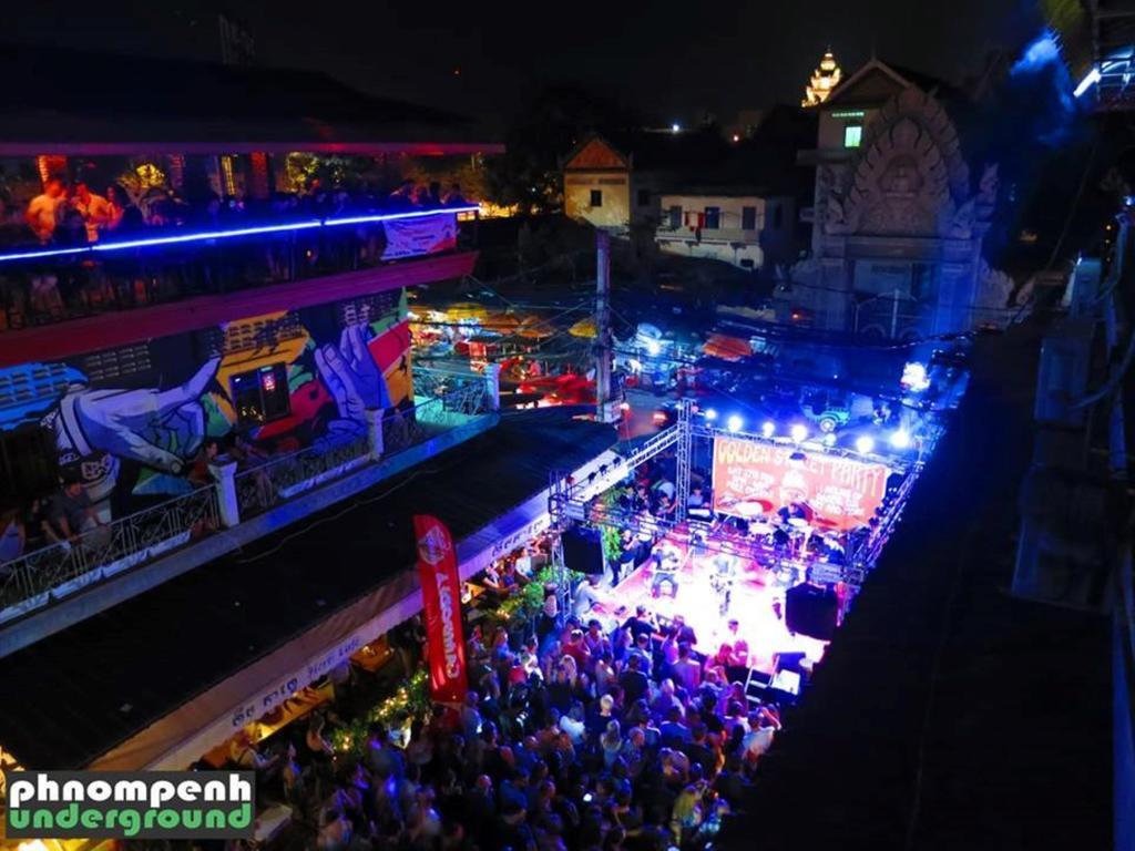 Top Banana Guesthouse & Rooftop Bar Phnom Penh Ngoại thất bức ảnh