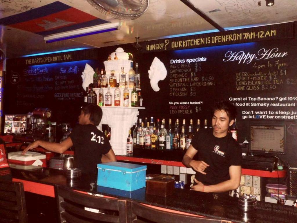 Top Banana Guesthouse & Rooftop Bar Phnom Penh Ngoại thất bức ảnh