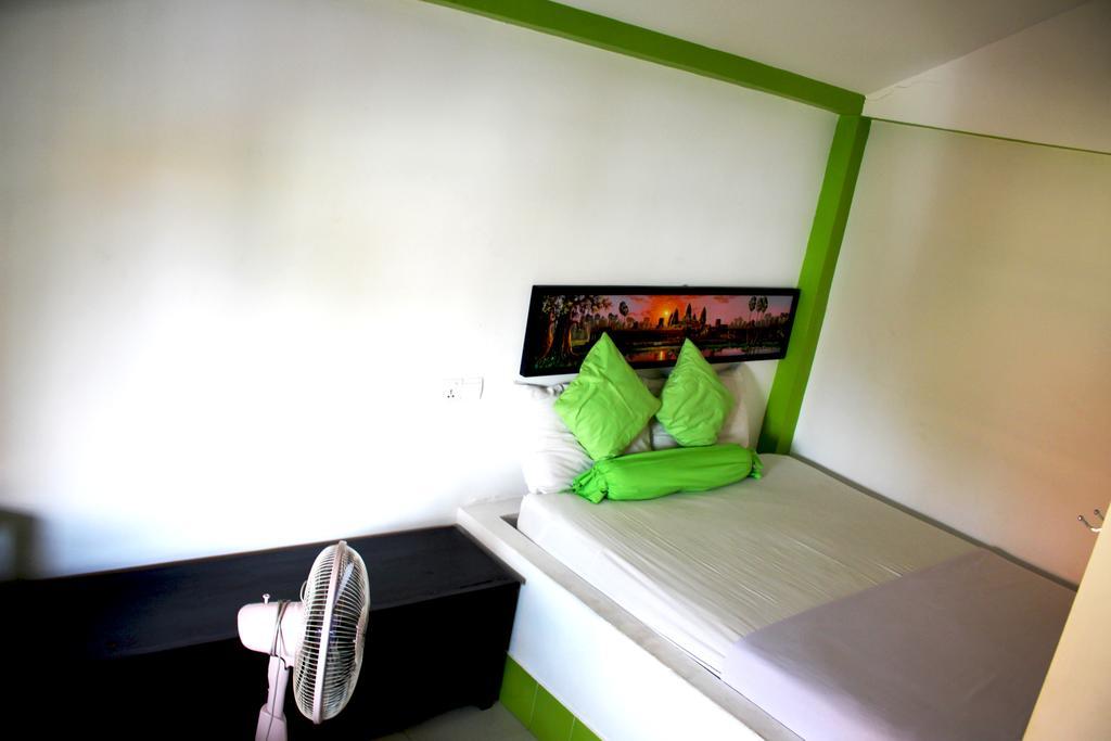 Top Banana Guesthouse & Rooftop Bar Phnom Penh Ngoại thất bức ảnh