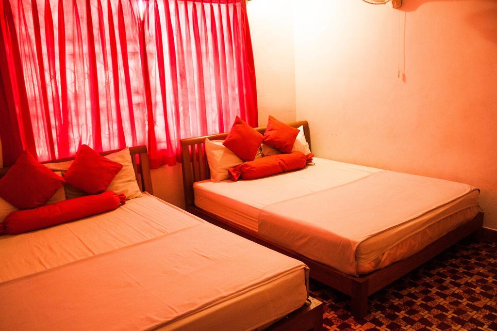 Top Banana Guesthouse & Rooftop Bar Phnom Penh Ngoại thất bức ảnh