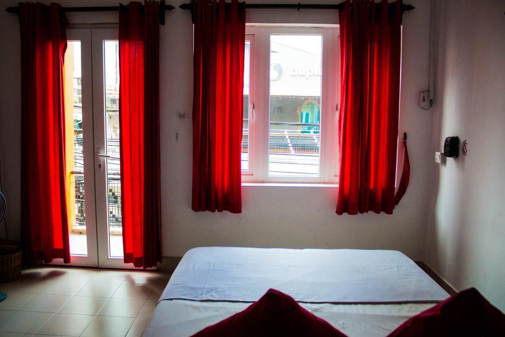 Top Banana Guesthouse & Rooftop Bar Phnom Penh Ngoại thất bức ảnh